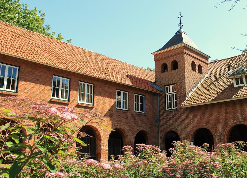 Hotel De Volksabdij Ossendrecht Exterior photo